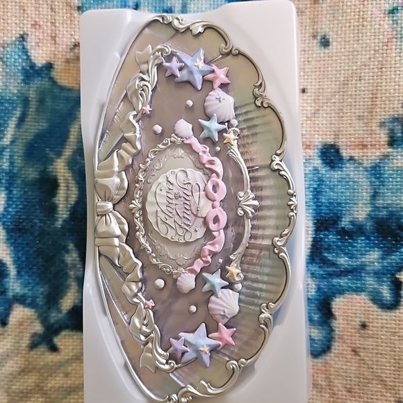Flower Knows Shell's Jewel Eyeshadow Palette Moonlight Pearl